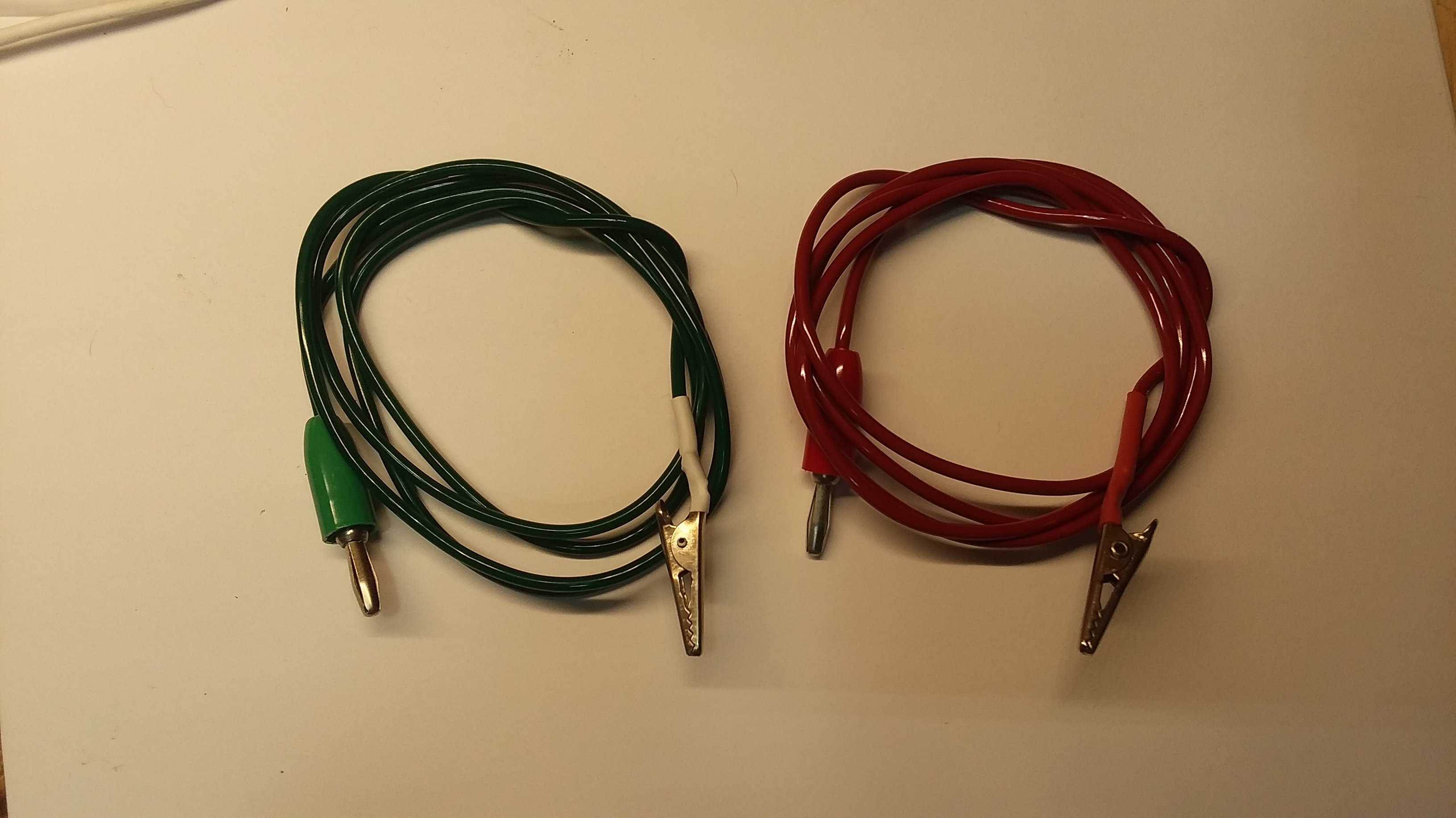 Red and Green Alligator Clip type wire for electrodes